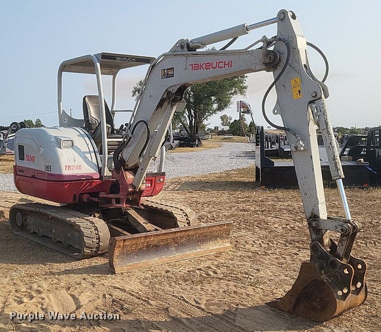 image for item DQ3644 2018 Takeuchi  TB240 mini excavator