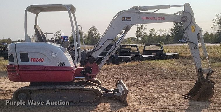 image for item DQ3644 2018 Takeuchi  TB240 mini excavator