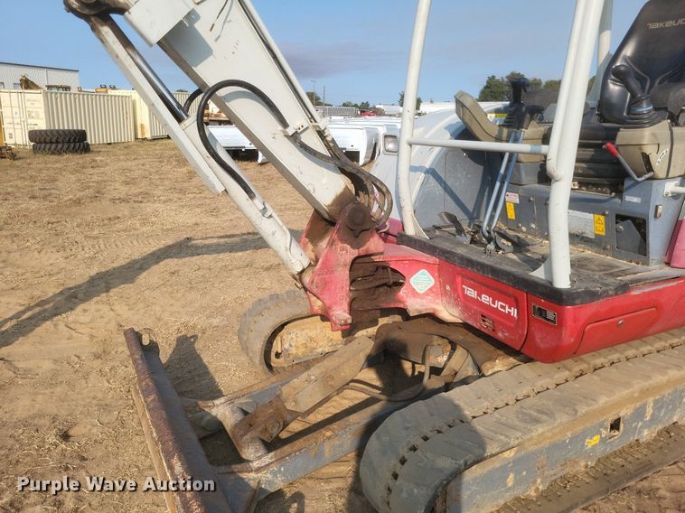 image for item DQ3644 2018 Takeuchi  TB240 mini excavator