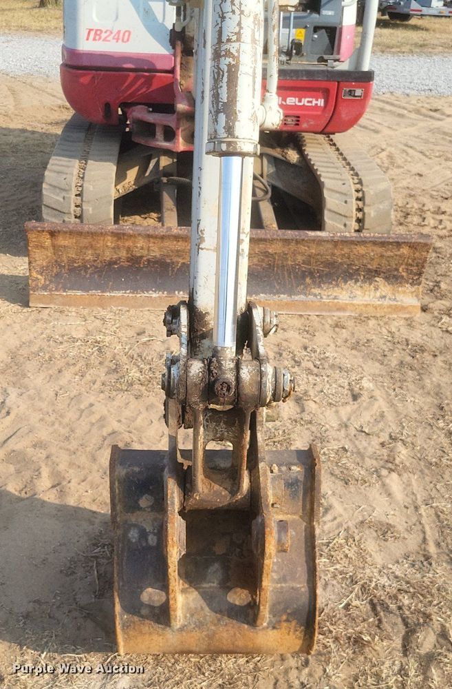 image for item DQ3644 2018 Takeuchi  TB240 mini excavator