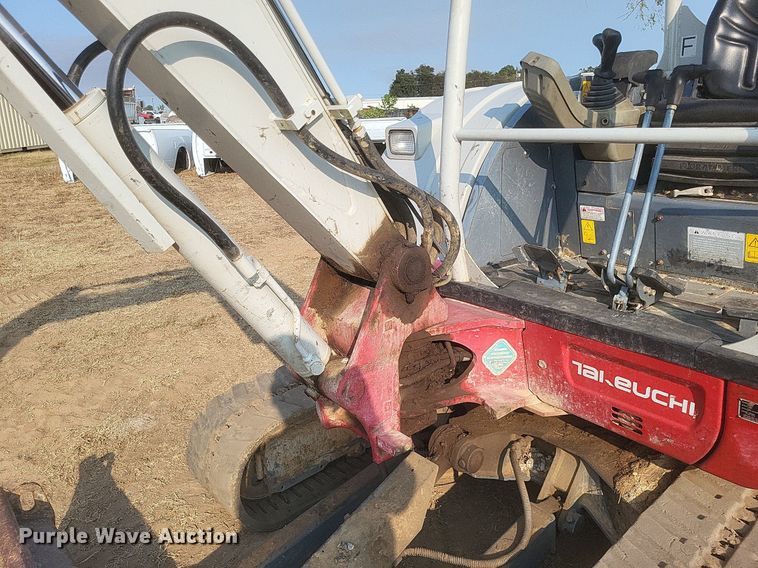 image for item DQ3644 2018 Takeuchi  TB240 mini excavator