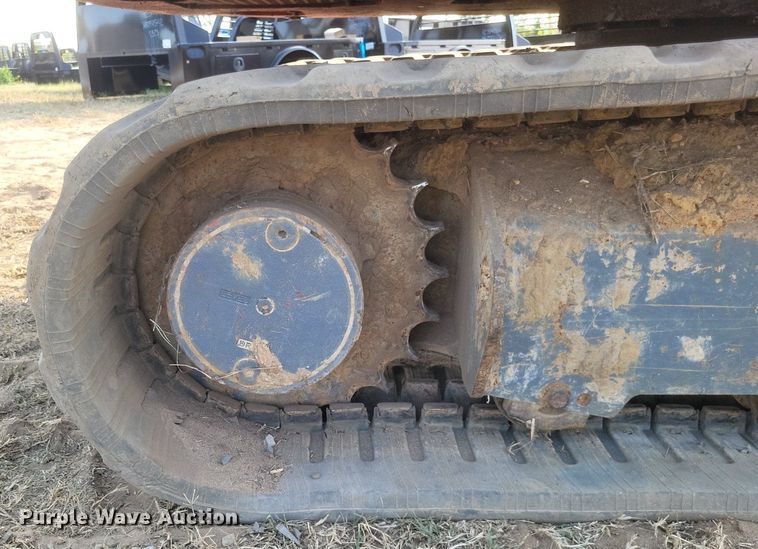 image for item DQ3644 2018 Takeuchi  TB240 mini excavator