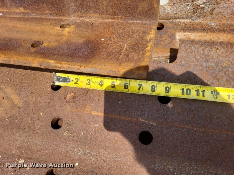 image for item DQ3646 Approximately 78 track shoes