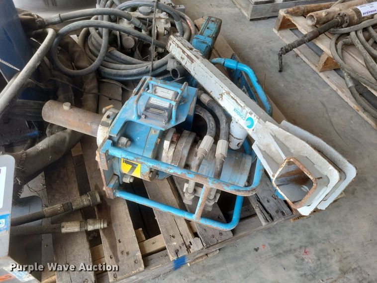 image for item DQ3647 Arnco fiber optic cable puller 