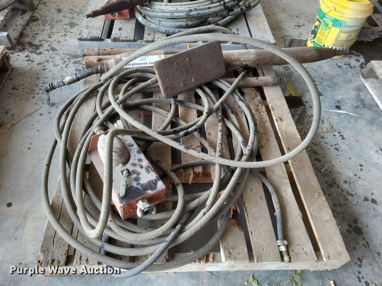 image for item DQ3649 (2) Vermeer Hammerhead piercing mole