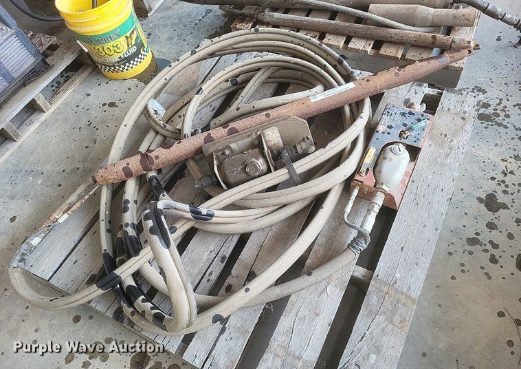 image for item DQ3649 (2) Vermeer Hammerhead piercing mole