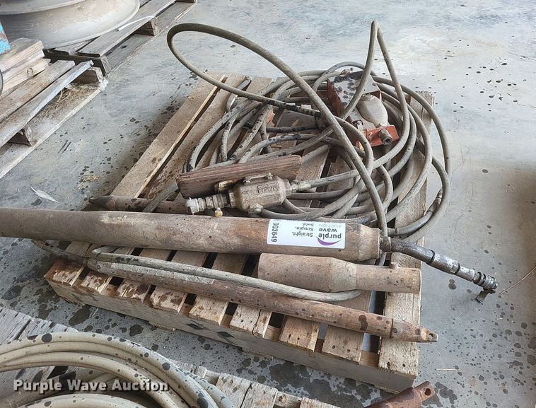 image for item DQ3649 (2) Vermeer Hammerhead piercing mole