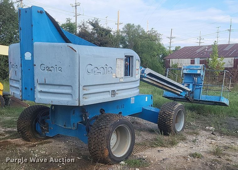image for item DQ3681 2006 Genie S40 boom lift