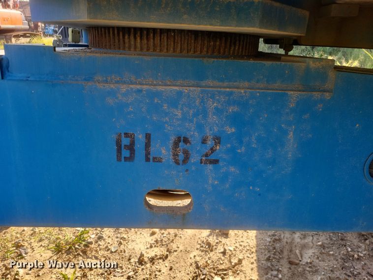 image for item DQ3681 2006 Genie S40 boom lift