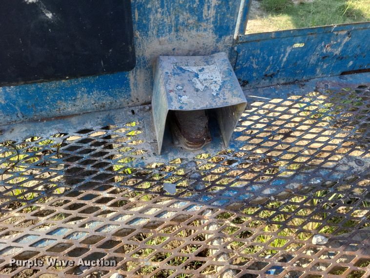 image for item DQ3681 2006 Genie S40 boom lift