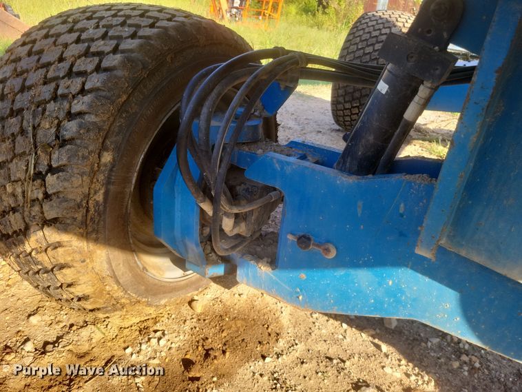 image for item DQ3681 2006 Genie S40 boom lift