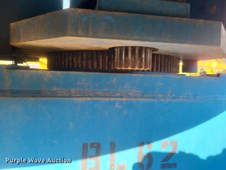 image for item DQ3681 2006 Genie S40 boom lift