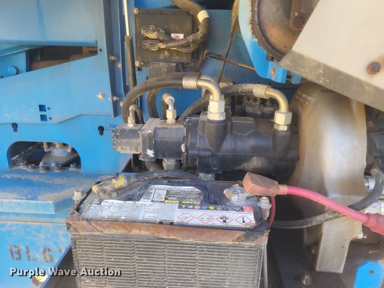 image for item DQ3681 2006 Genie S40 boom lift