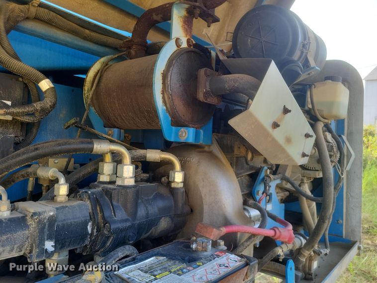 image for item DQ3681 2006 Genie S40 boom lift