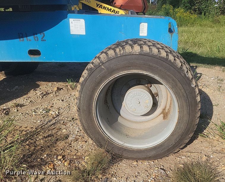 image for item DQ3681 2006 Genie S40 boom lift