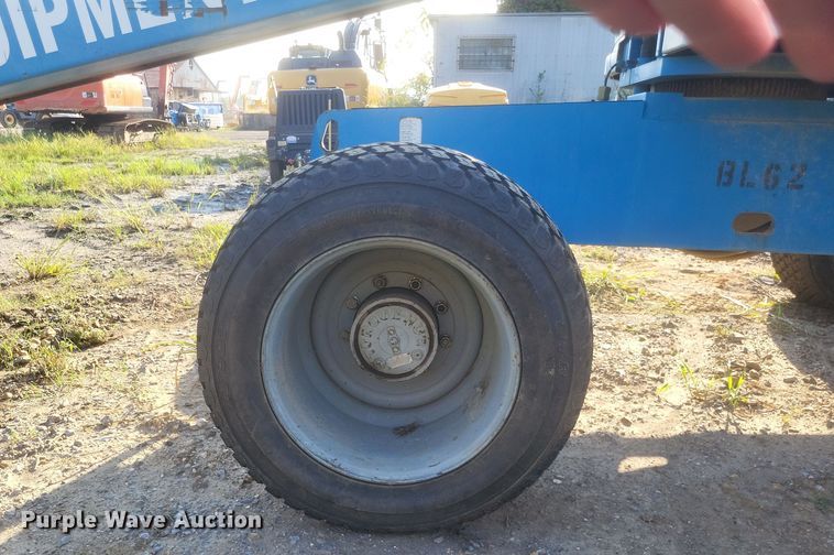 image for item DQ3681 2006 Genie S40 boom lift