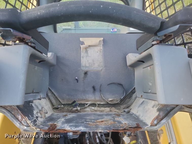 image for item DQ3682 Yanmar  S190R-1 skid steer loader