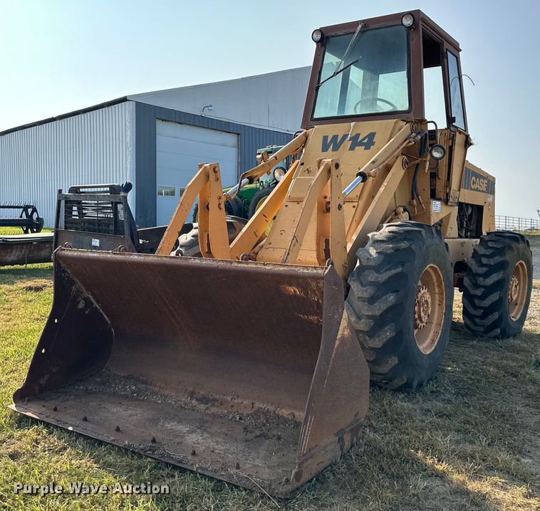 image for item DR2602 1975 Case  W14 wheel loader