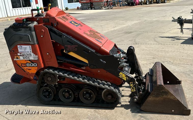 image for item DR2603 2017 Ditch Witch  SK600 compact utility loader