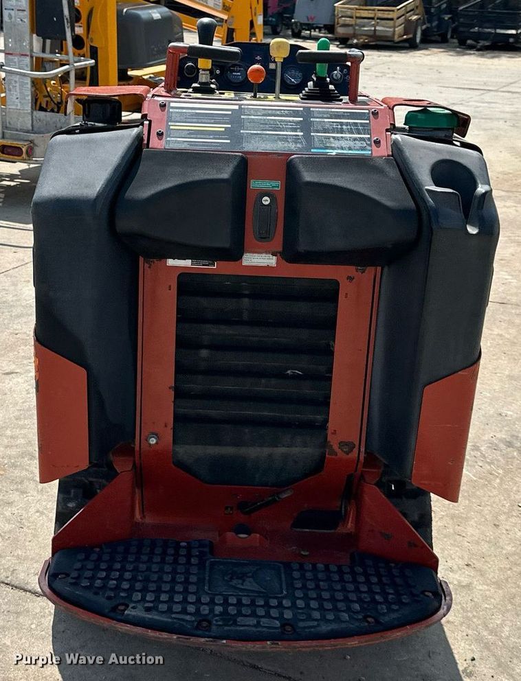 image for item DR2603 2017 Ditch Witch  SK600 compact utility loader