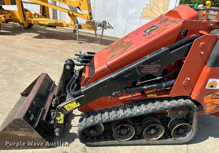 image for item DR2603 2017 Ditch Witch  SK600 compact utility loader