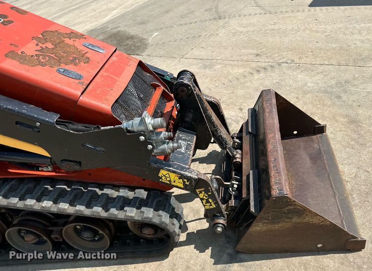 image for item DR2603 2017 Ditch Witch  SK600 compact utility loader