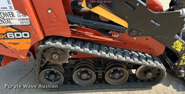 image for item DR2603 2017 Ditch Witch  SK600 compact utility loader