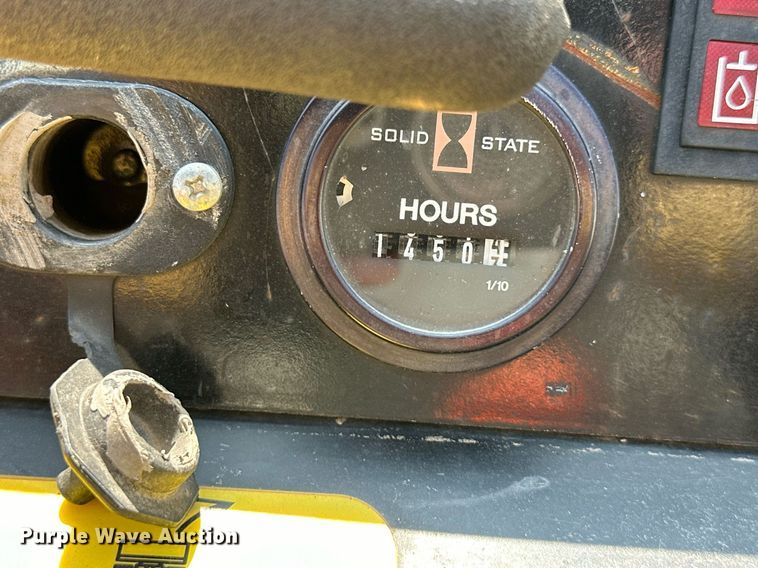 image for item DR2603 2017 Ditch Witch  SK600 compact utility loader