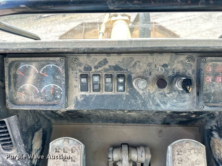 image for item DR2608 1999 Caterpillar  953C track loader