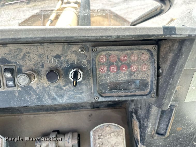 image for item DR2608 1999 Caterpillar  953C track loader