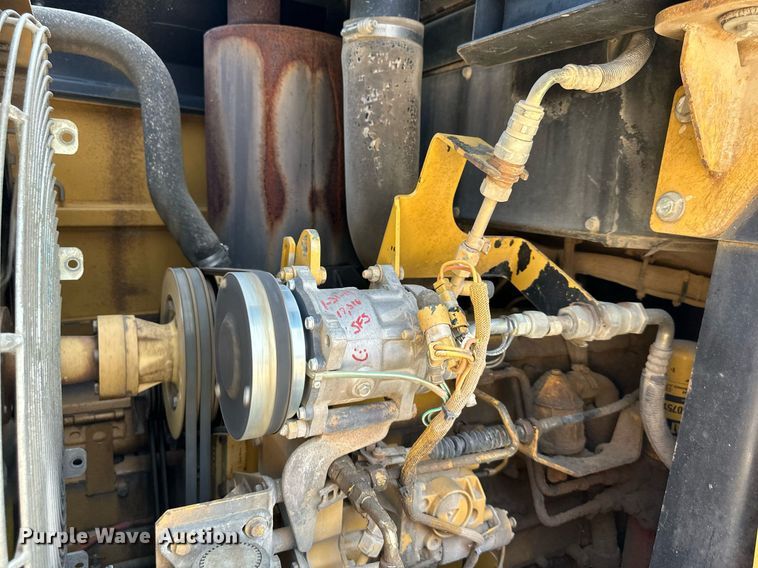 image for item DR2608 1999 Caterpillar  953C track loader