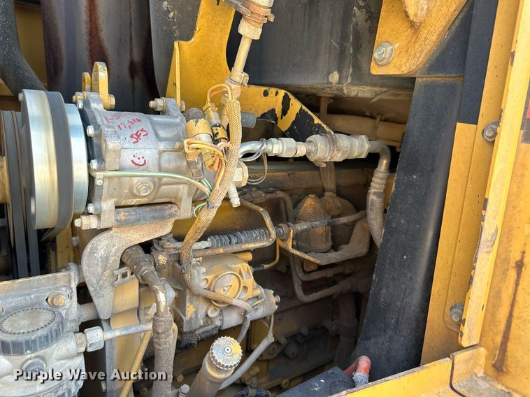 image for item DR2608 1999 Caterpillar  953C track loader