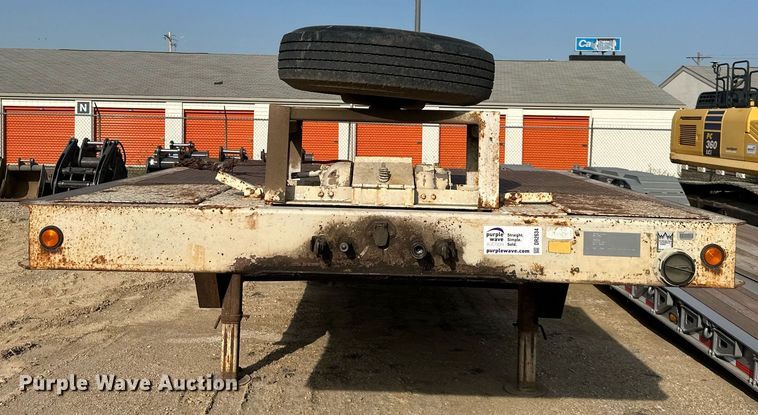 image for item DR2634 1991 Trail King  TK70HT462 drop deck hydraulic tail equipment trailer