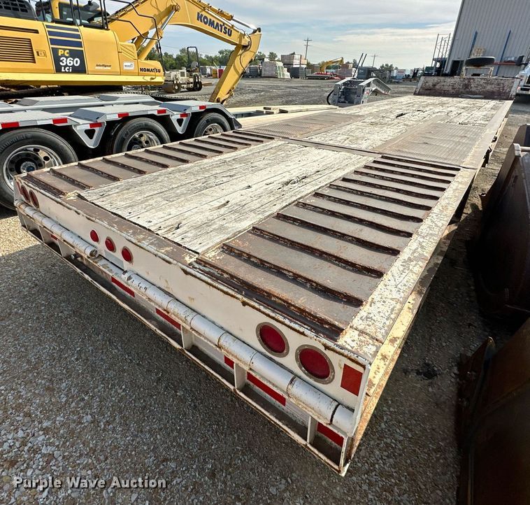 image for item DR2634 1991 Trail King  TK70HT462 drop deck hydraulic tail equipment trailer