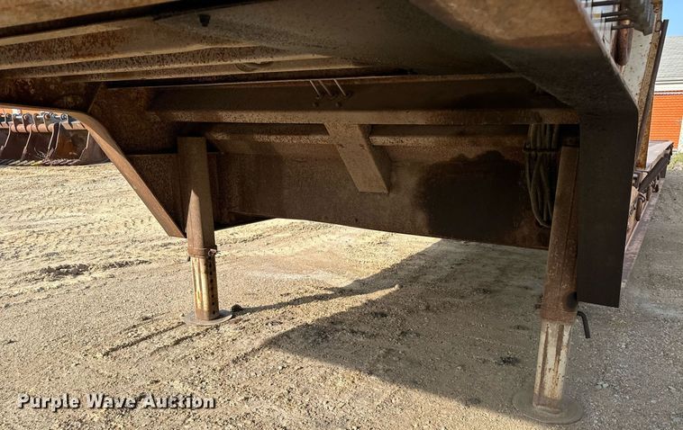 image for item DR2634 1991 Trail King  TK70HT462 drop deck hydraulic tail equipment trailer