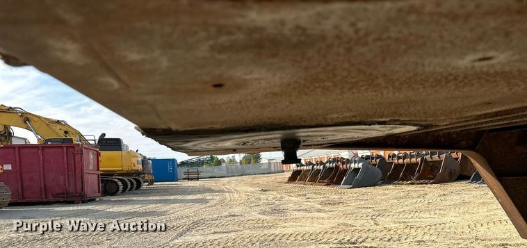 image for item DR2634 1991 Trail King  TK70HT462 drop deck hydraulic tail equipment trailer