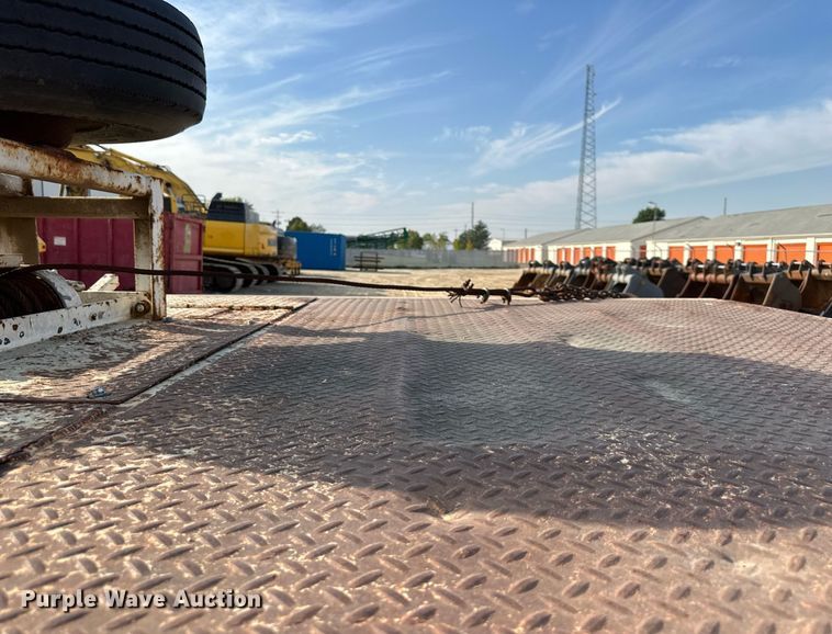 image for item DR2634 1991 Trail King  TK70HT462 drop deck hydraulic tail equipment trailer