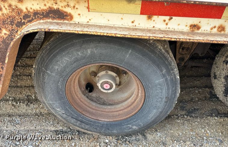 image for item DR2634 1991 Trail King  TK70HT462 drop deck hydraulic tail equipment trailer