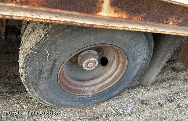 image for item DR2634 1991 Trail King  TK70HT462 drop deck hydraulic tail equipment trailer