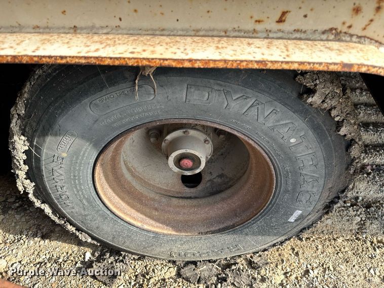 image for item DR2634 1991 Trail King  TK70HT462 drop deck hydraulic tail equipment trailer