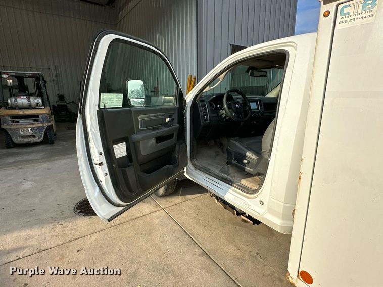 image for item DR2649 2016 Dodge  Ram 5500HD utility / service truck