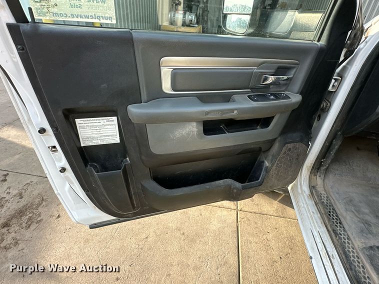 image for item DR2649 2016 Dodge  Ram 5500HD utility / service truck