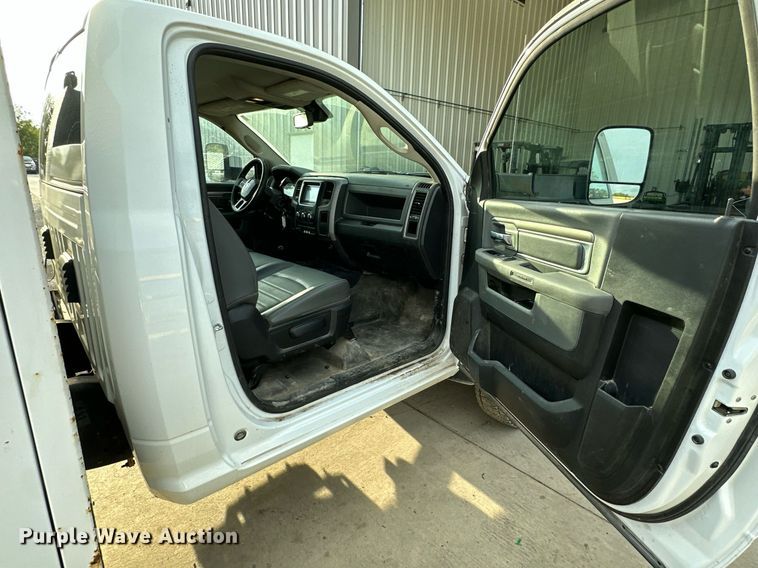 image for item DR2649 2016 Dodge  Ram 5500HD utility / service truck