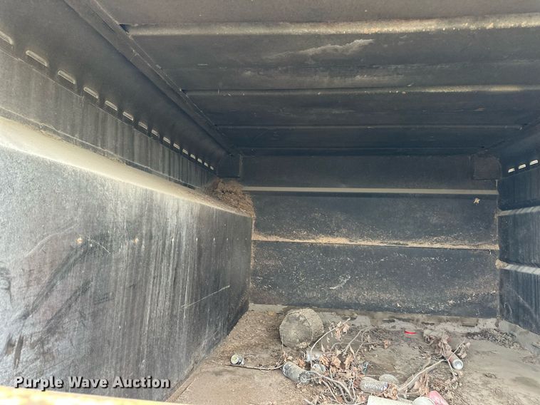 image for item DR2657 2003 International 4200  forestry bucket truck