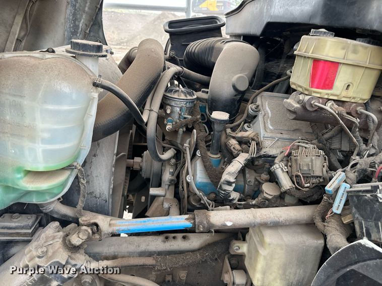 image for item DR2657 2003 International 4200  forestry bucket truck