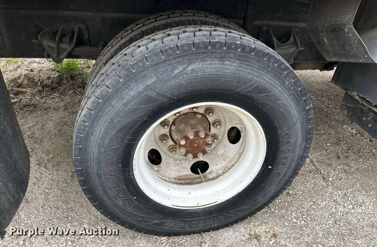 image for item DR2657 2003 International 4200  forestry bucket truck