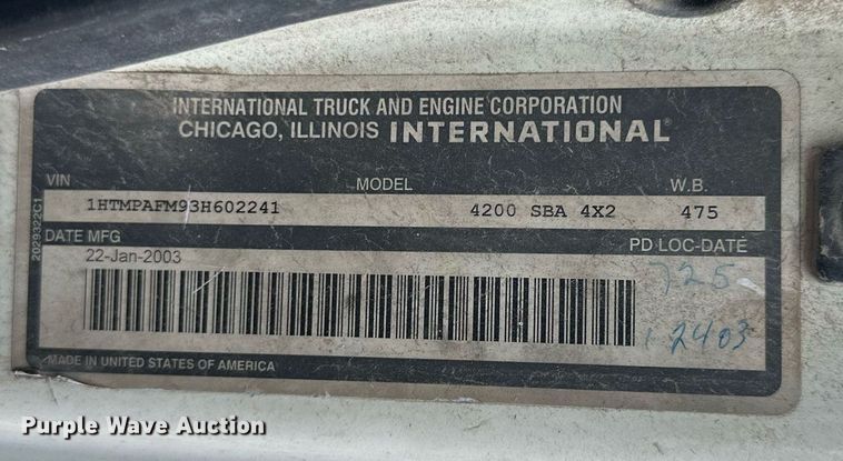 image for item DR2657 2003 International 4200  forestry bucket truck