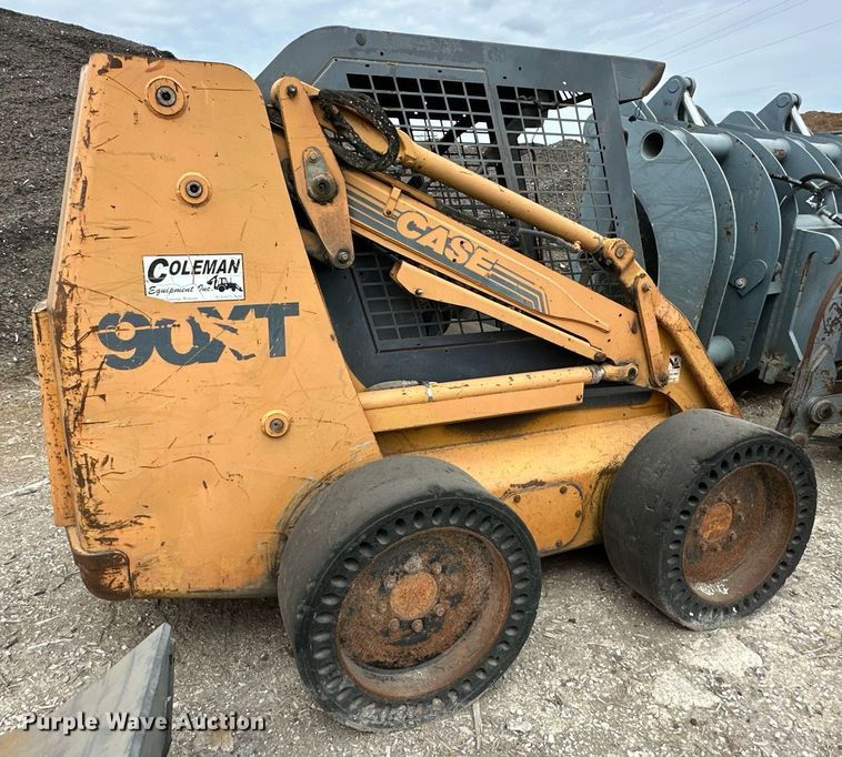 image for item DR2658 1997 Case  90XT skid steer loader