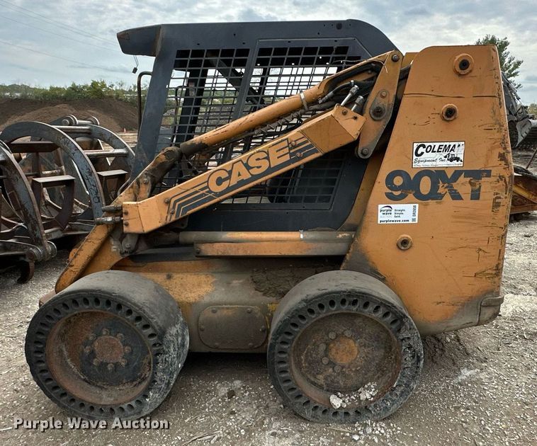 image for item DR2658 1997 Case  90XT skid steer loader