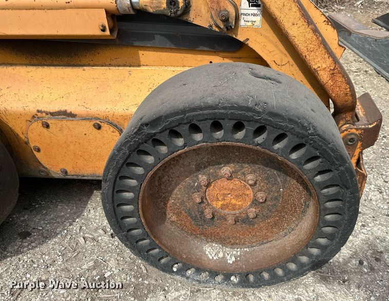 image for item DR2658 1997 Case  90XT skid steer loader